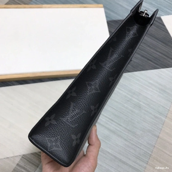 MM VUITTON POCHETTE LOUIS VOYAGE 0316